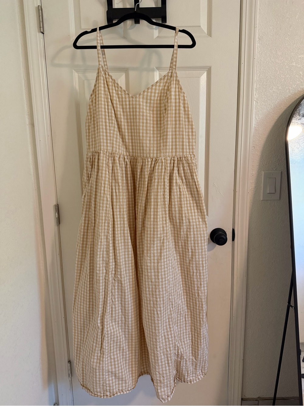 Old Navy Beige Gingham Spaghetti-Strap Casual Dress